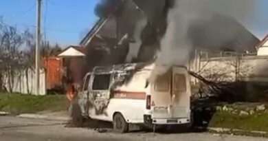 Пряме влучення в авто: окупанти вдарили по бригаді, яка ремонтувала газопровід під Херсоном (відео)