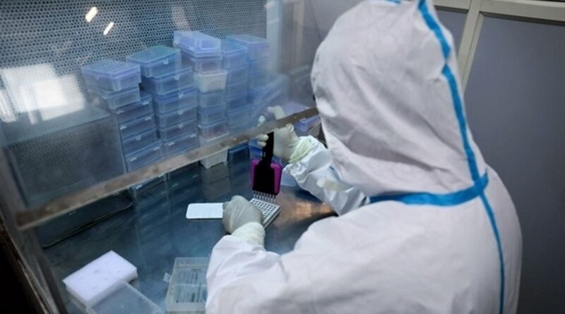 Влада США вважає, що COVID з'явився через витік у лабораторії