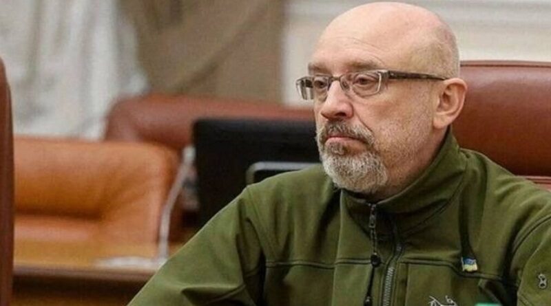 Кожен має вміти користуватися зброєю: міністр оборони розповів бачення України після війни