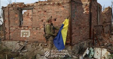 ЗСУ підняли прапор України над звільненою Андріївкою (відео)