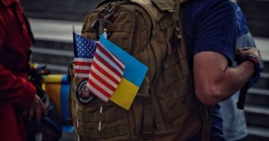 Україна отримала 1,15 мільярда доларів гранту від США на соцвиплати й зарплати