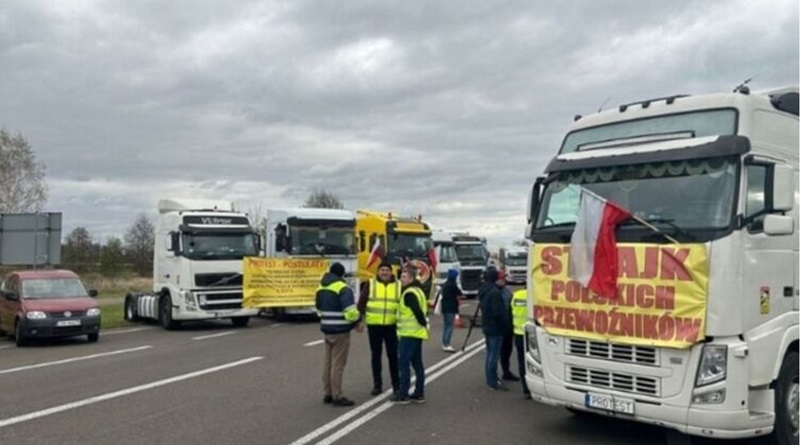 В Україні почалися перебої з постачанням палива через блокування польського кордону